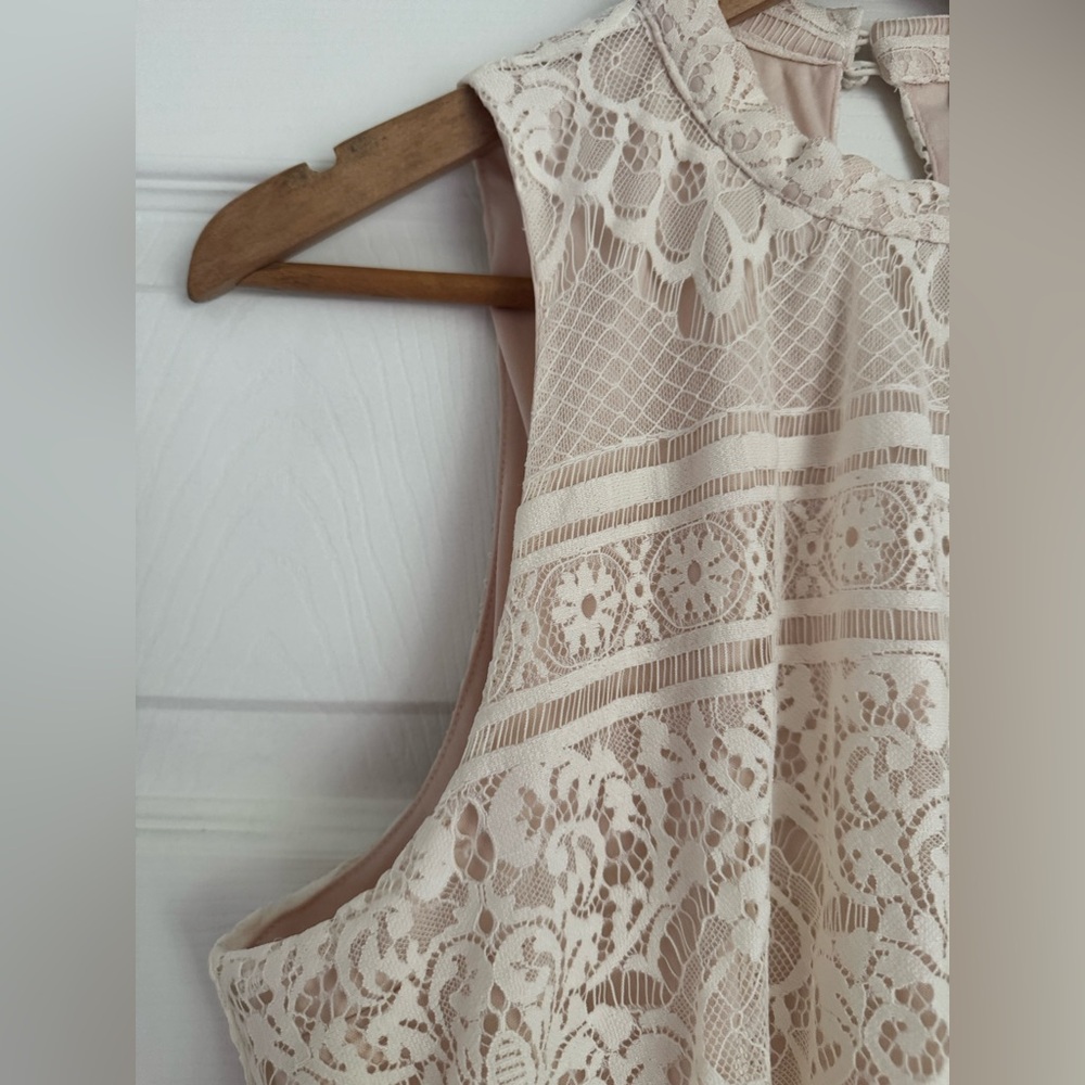 Women's LC Lauren Conrad Mock Neck Lace Top - Picture 3 of 9